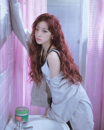 Full leaked Yuqi page private onlyfans photo