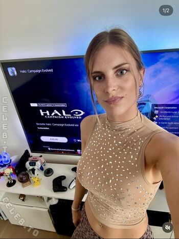 Full leaked Yve gaming private onlyfans photo