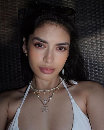 yvonnearesu_