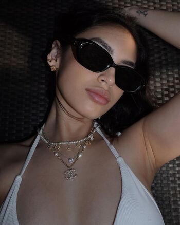 Full leaked Yvonnearesu private onlyfans photo