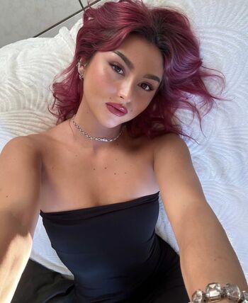 Full leaked Yvslla private onlyfans photo
