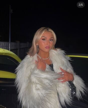 Full leaked Yvslla private onlyfans photo
