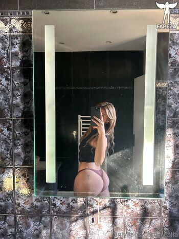 Full leaked Yvslla private onlyfans photo