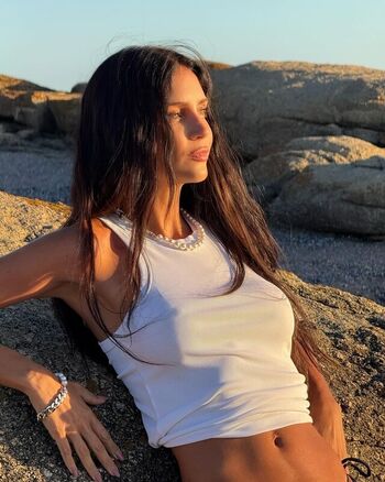 Full leaked Zaira nara page private onlyfans photo