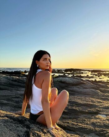 Zaira Nara