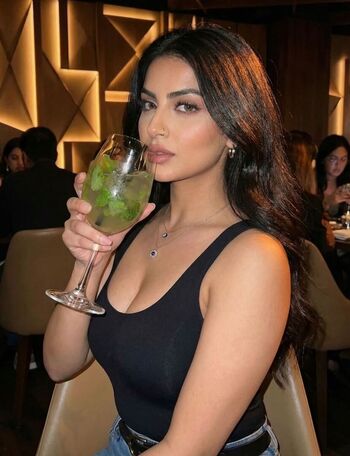 Full leaked Zara farooq private onlyfans photo