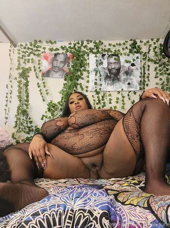 Full leaked Zariah june private onlyfans photo