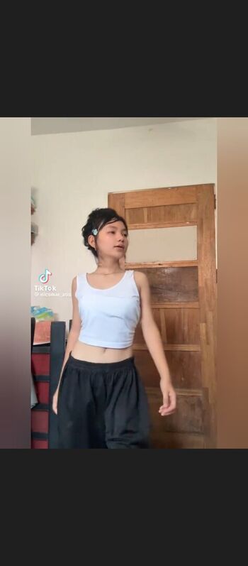 Full leaked Zelynics private onlyfans photo