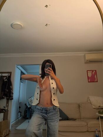 Full leaked Zeynpssii private onlyfans photo
