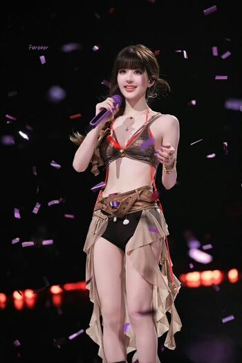 Zhao Lusi 赵露思