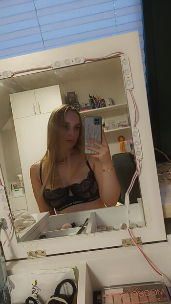 Full leaked Zoe anne may page private onlyfans photo