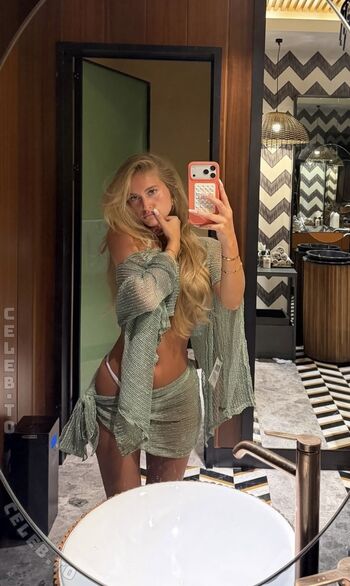 Full leaked Zoe kaeppele private onlyfans photo