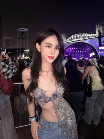 Full leaked Zoe levana private onlyfans photo
