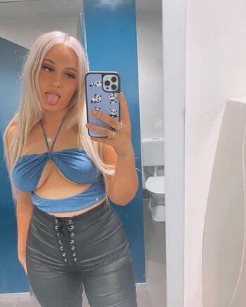 Full leaked Zoe mchugh private onlyfans photo