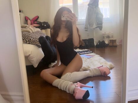 Full leaked Zoenya private onlyfans photo