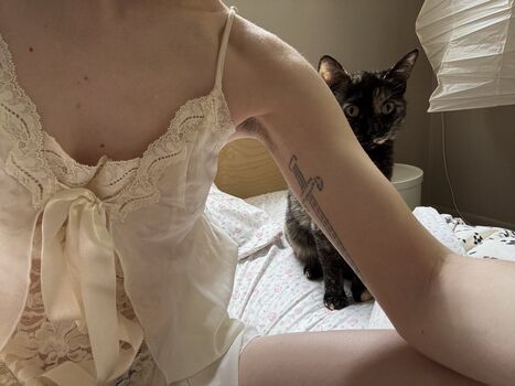 Full leaked Zoeplzshutup private onlyfans photo