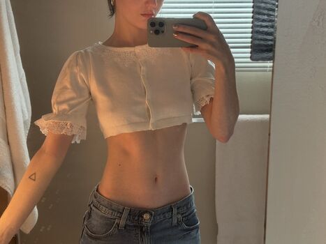 Full leaked Zoeplzshutup private onlyfans photo