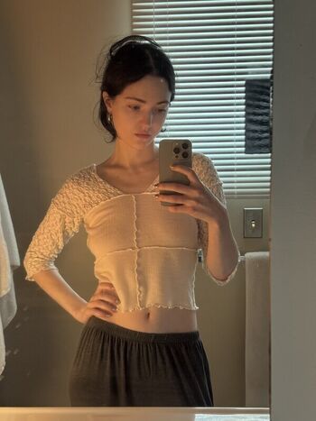 Full leaked Zoeplzshutup private onlyfans photo