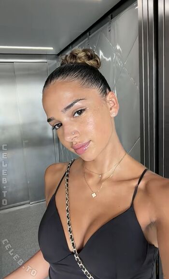 Full leaked Zoesalg private onlyfans photo