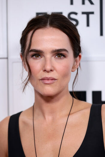 Full leaked Zoey deutch page private onlyfans photo