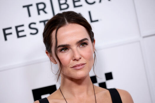 Full leaked Zoey deutch page private onlyfans photo