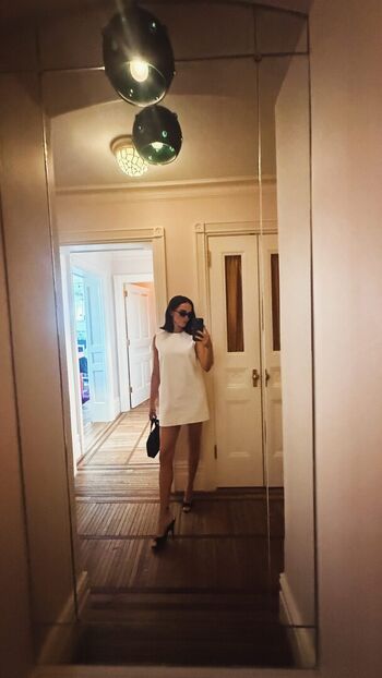 Full leaked Zoey deutch private onlyfans photo