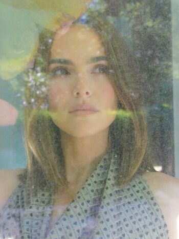 Full leaked Zoey deutch private onlyfans photo