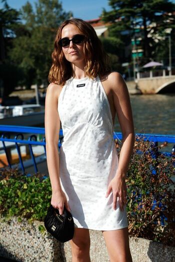 Full leaked Zoey deutch private onlyfans photo