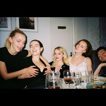 Full leaked Zoey deutch private onlyfans photo