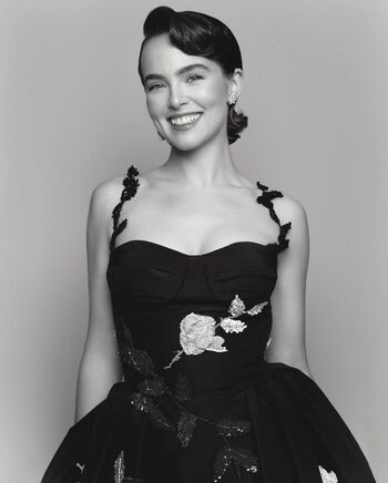 Zoey Deutch