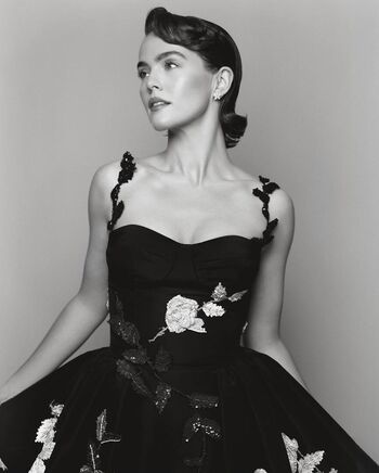 Zoey Deutch