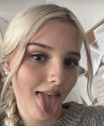 Full leaked Zoeynue private onlyfans photo