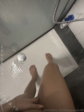 Full leaked Zoeypies private onlyfans photo
