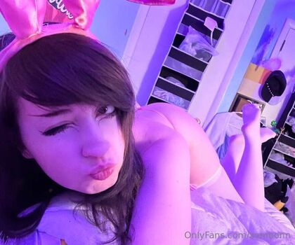Full leaked Zombonn private onlyfans photo