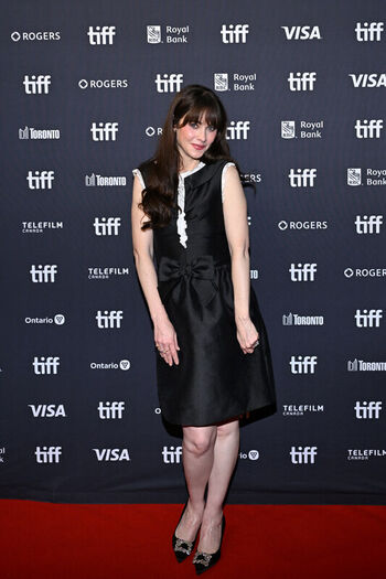 Full leaked Zooey deschanel private onlyfans photo