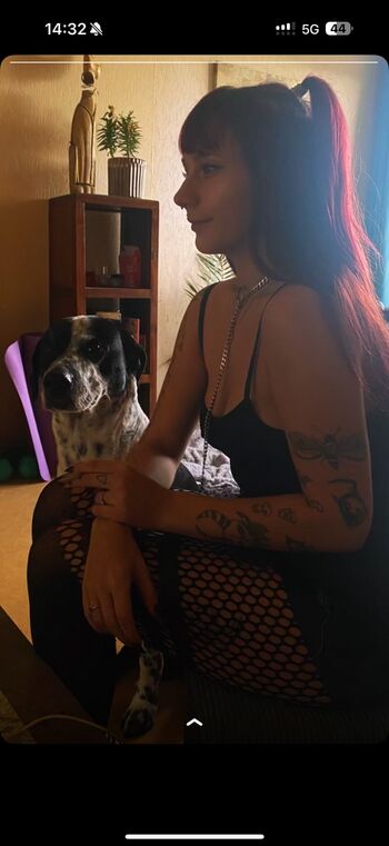 Full leaked Zouze private onlyfans photo
