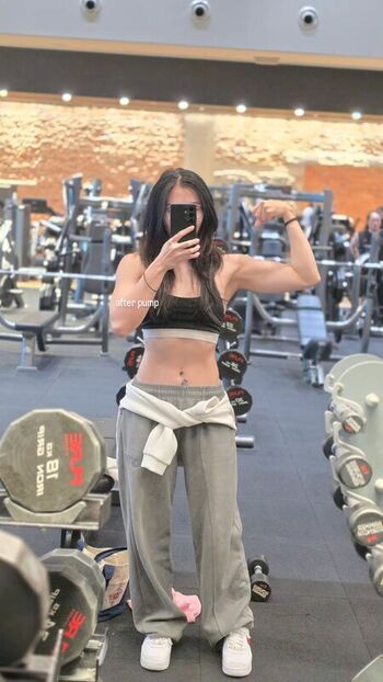 Full leaked Ko no e / private onlyfans photo